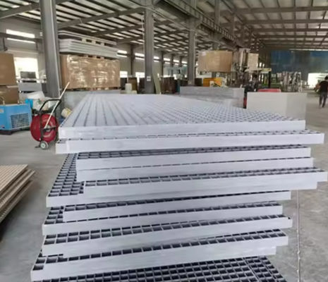Moderne stijl FRP roosterpanelen Glasvezel roosterplaat 1220x3660mm Voor autoverwarming