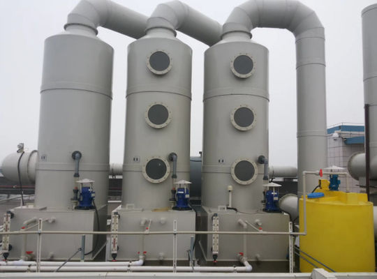 Grote volume industriële FRP ontzwaveling spuit toren nat gas scrubber met gel coat
